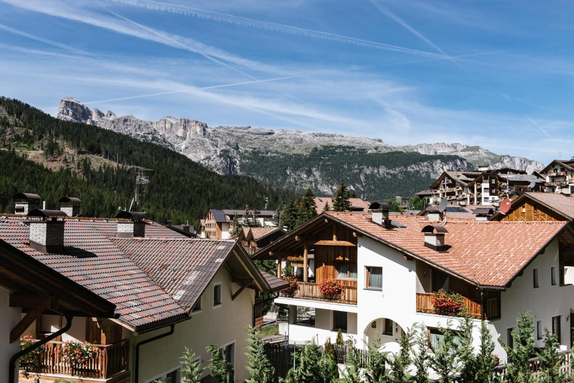Apartments Da La Vedla Flats San Cassiano  Exterior foto